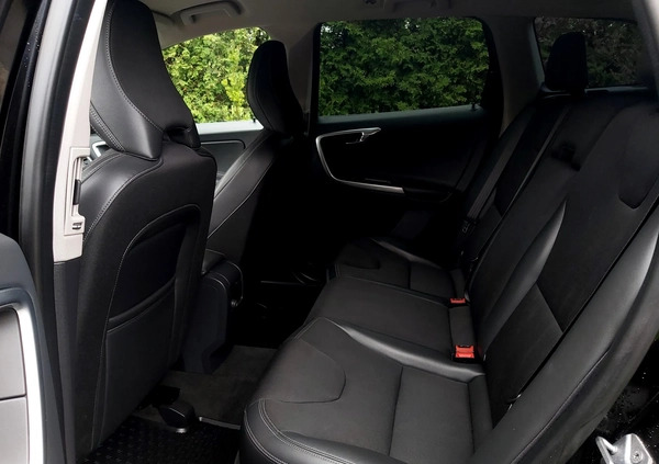 Volvo XC 60 cena 70000 przebieg: 130000, rok produkcji 2016 z Przysucha małe 436